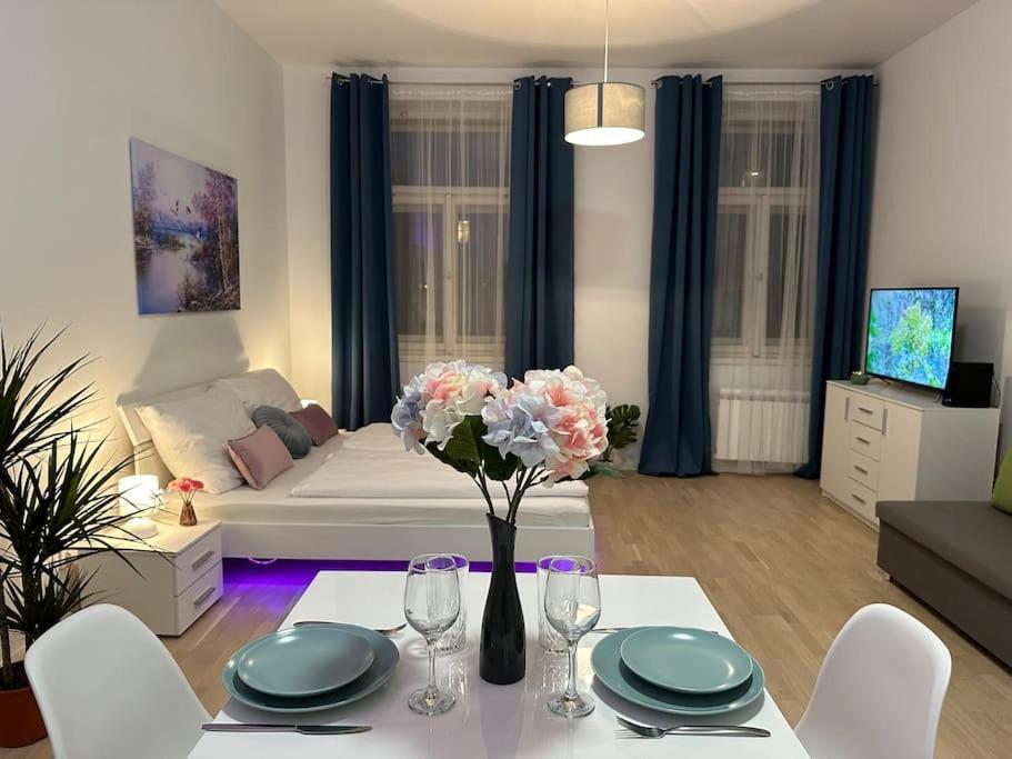 Romantic Apartment In The Center Of Prag Eksteriør billede